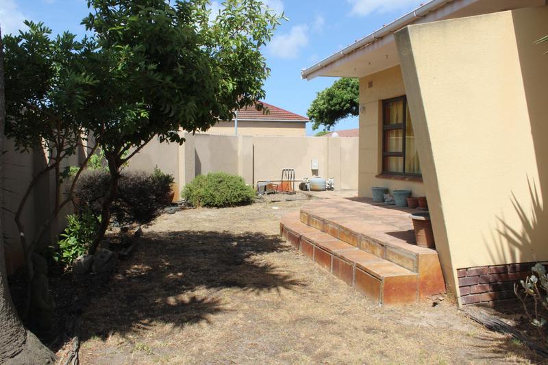 4 Bedroom Property for Sale in Glen Lilly Western Cape